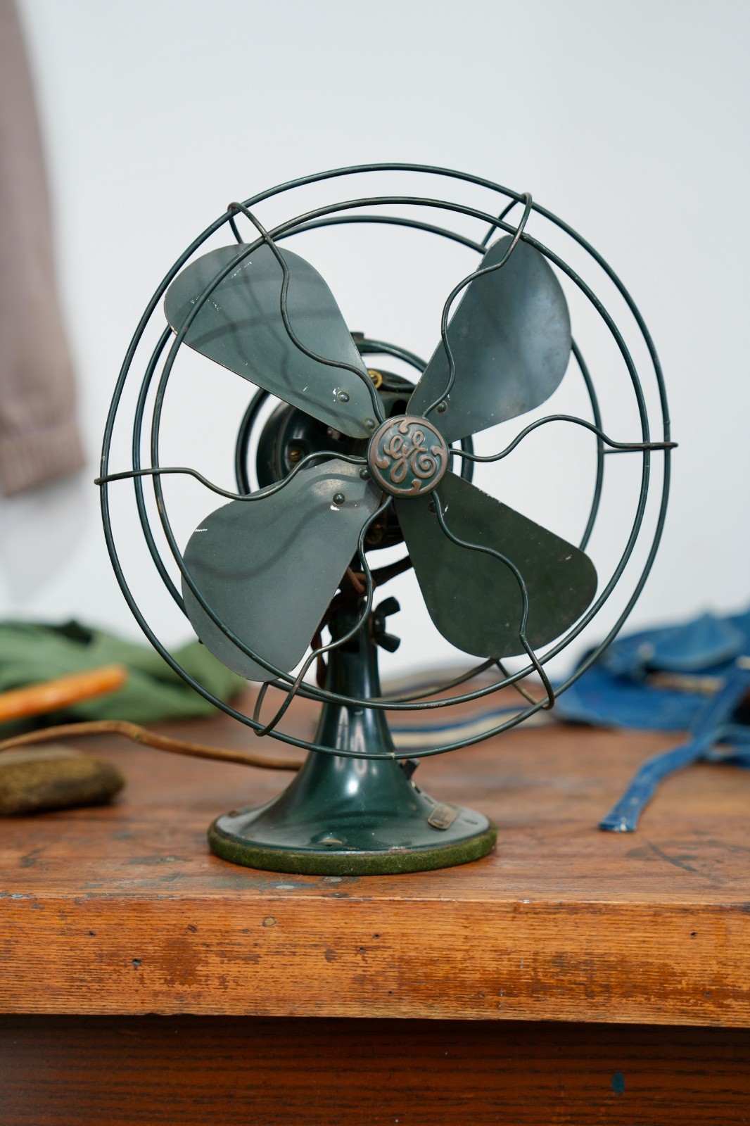 Vintage GE Fan Industrial Countertop Model 10
