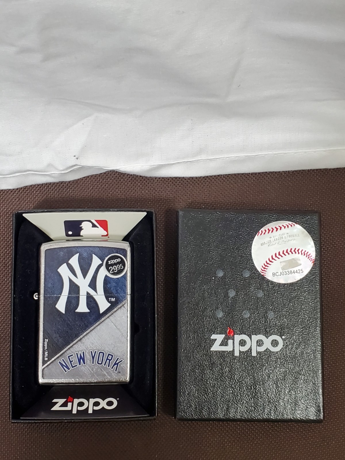Vintage Zippo MLB New York Yankees Collectible Lighter, Sport Theme Collectible