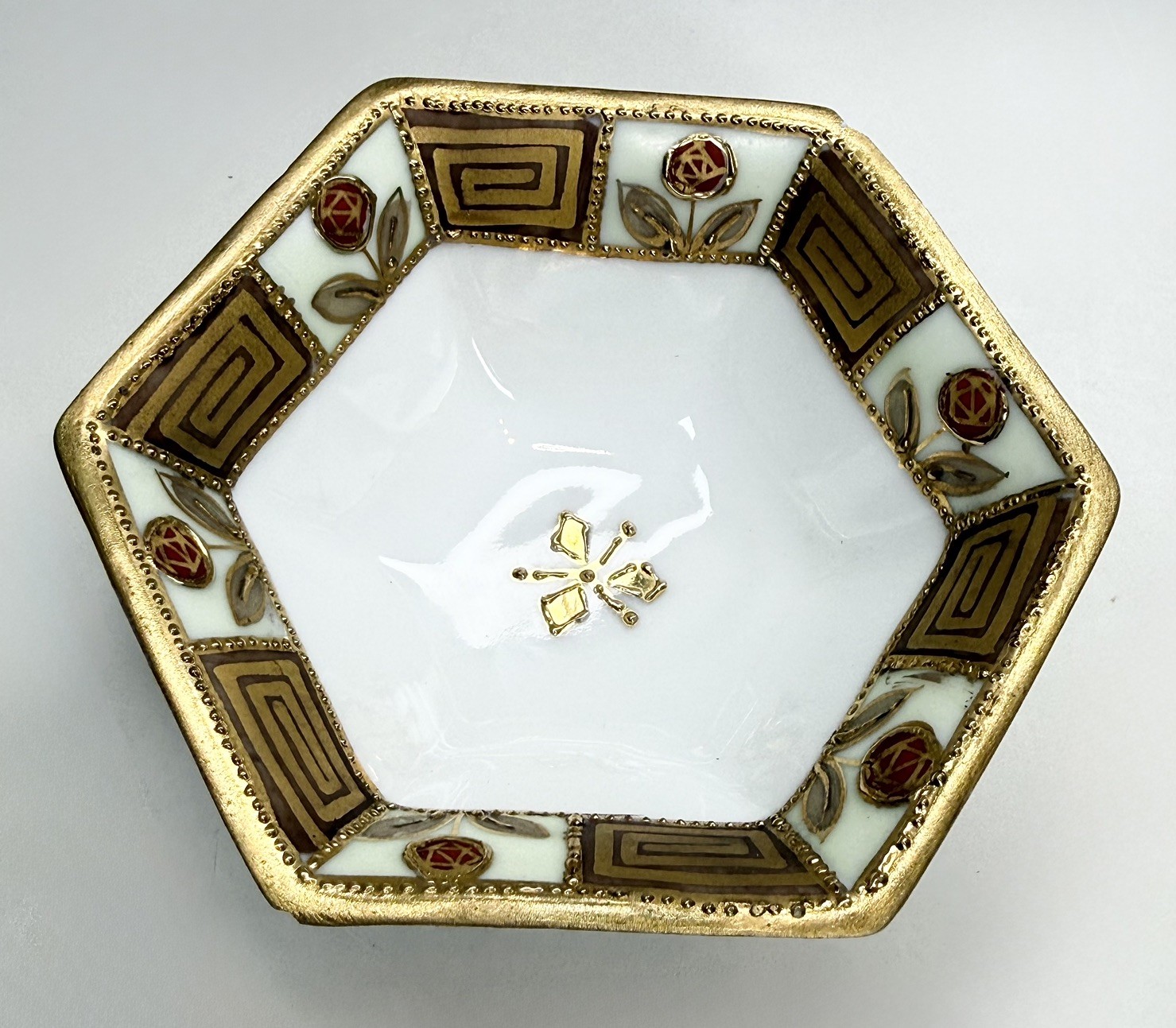 Antiq Nippon Hand-Painted Hexagon Japanese Footed Trinket Dish w/Gold Moriage 3” Antiq Nippon Hand-Painted Hexagon Japanese Footed Trinket Dish w/Gold Moriage 3”