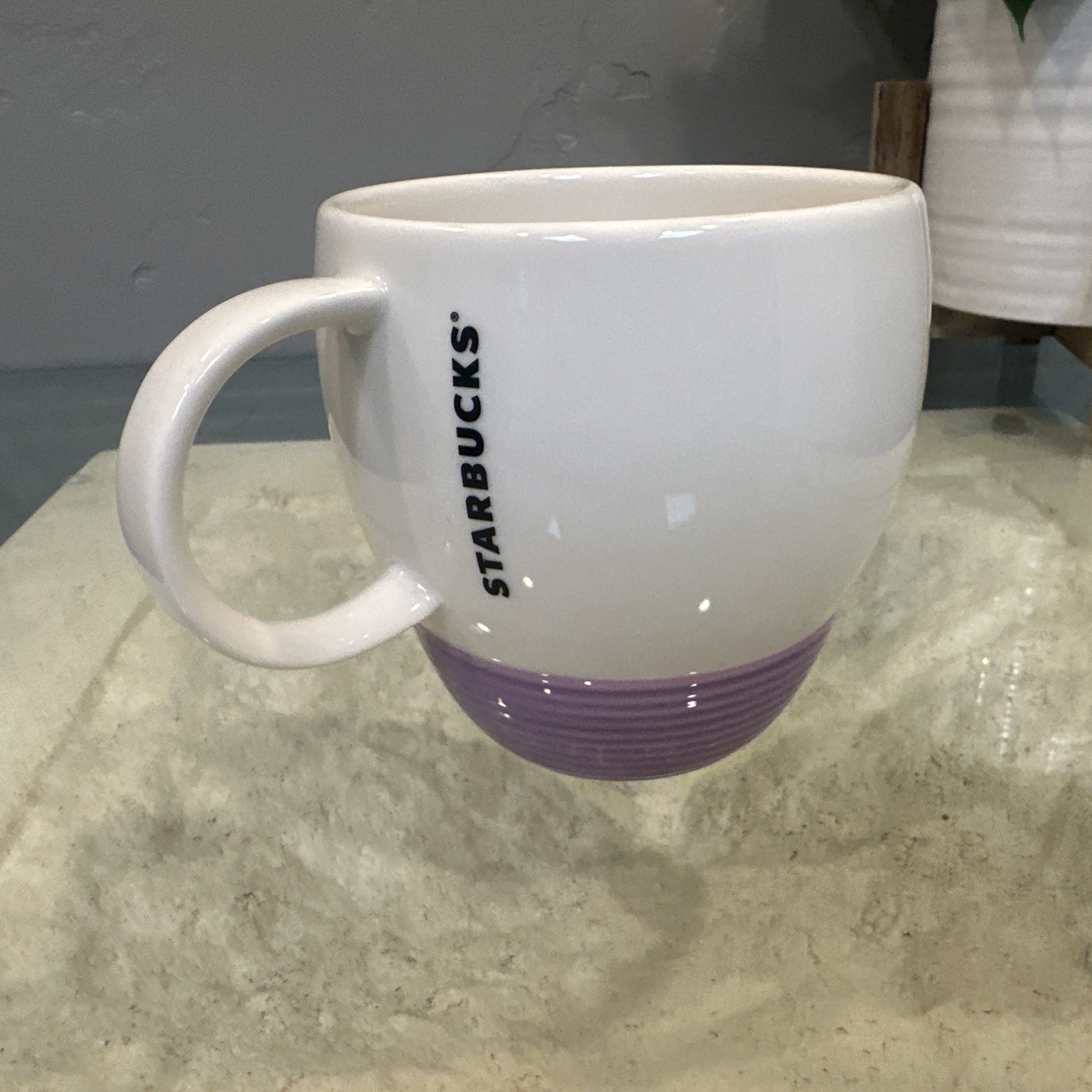 Starbucks 2014 Purple Ribbed Swirl Mug 12 oz Very Good Condition