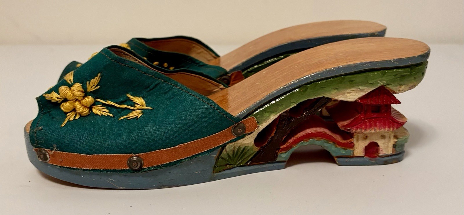 1940’s Philippines Hand Carved Wooden Wedge Sandals WWII Tiki Bar Decor 9.5” VTG