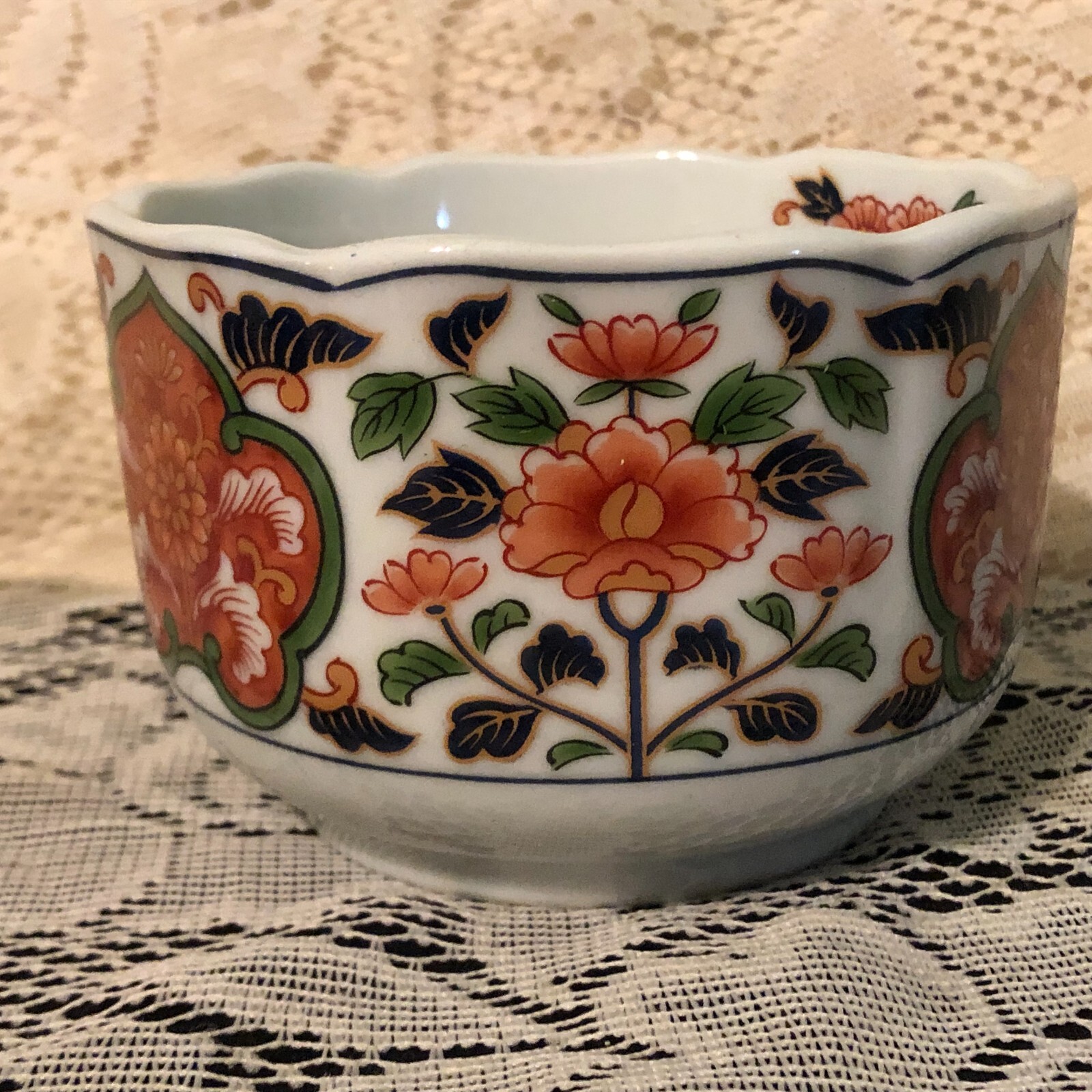 vintage Takahashi San Francisco Japan ruffle floral round bowl   b2