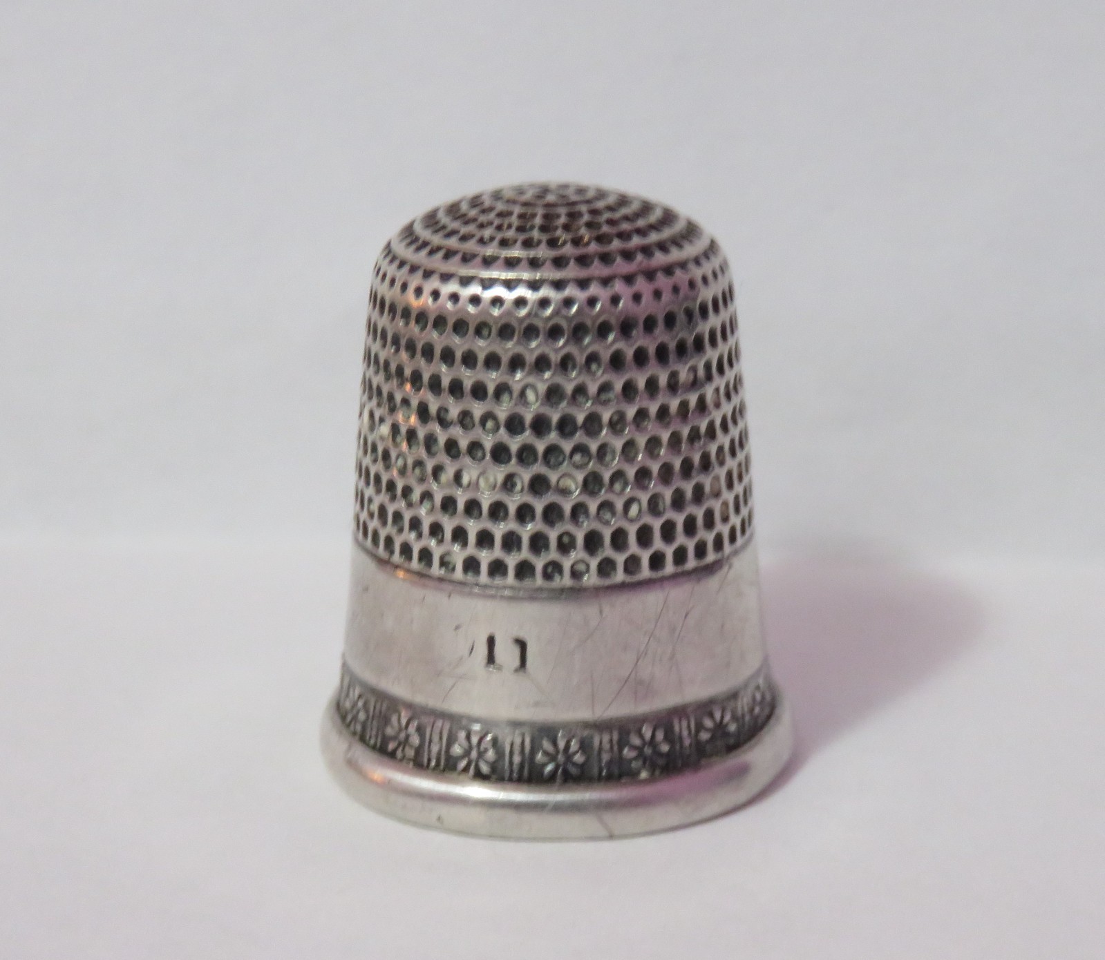 ANTIQUE STERLING SILVER SIMONS SIZE 11 THIMBLE
