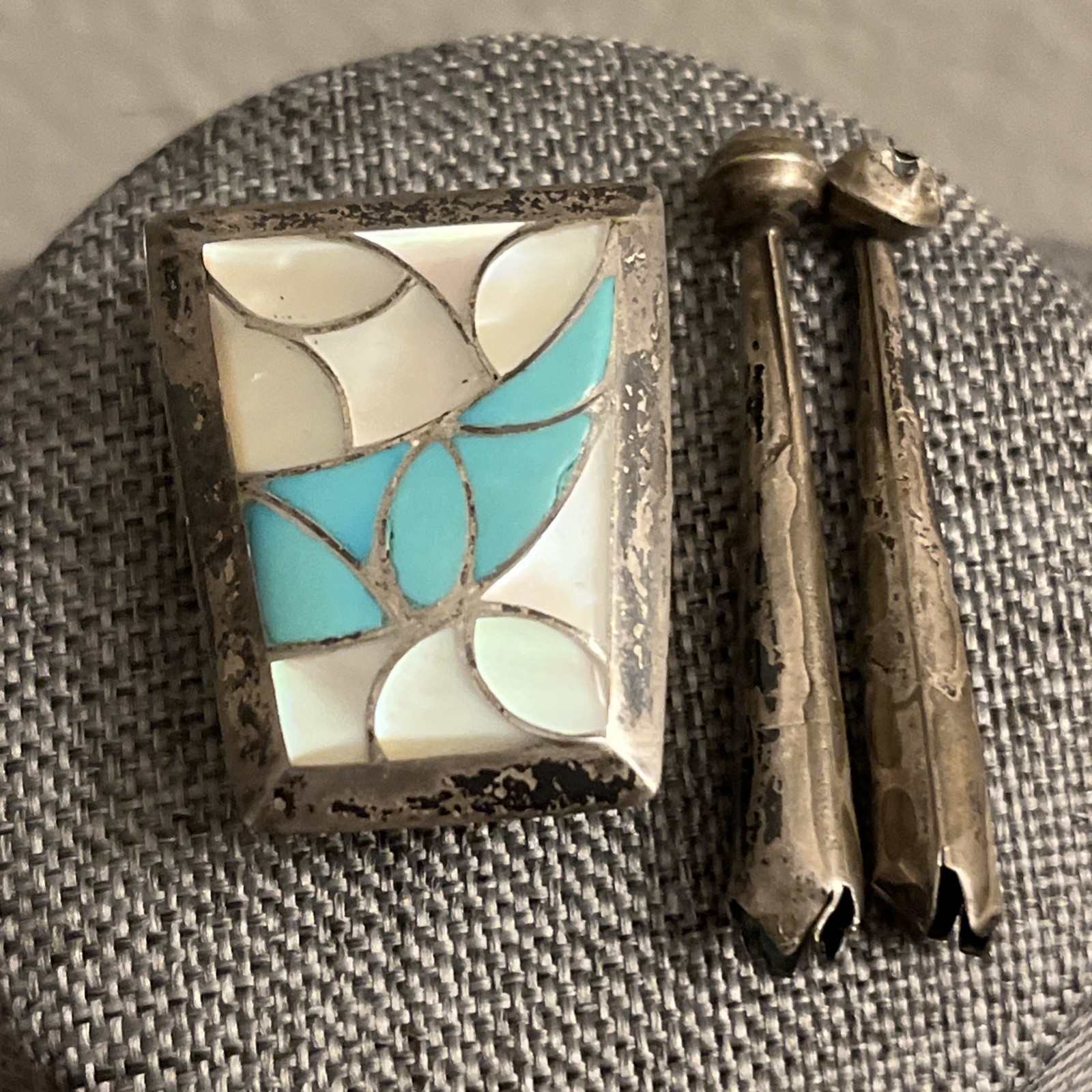 VTG Zuni Sterling Silver “ Fish -Scale “ Channel Inlay Bolo Tie Unsigned Tested