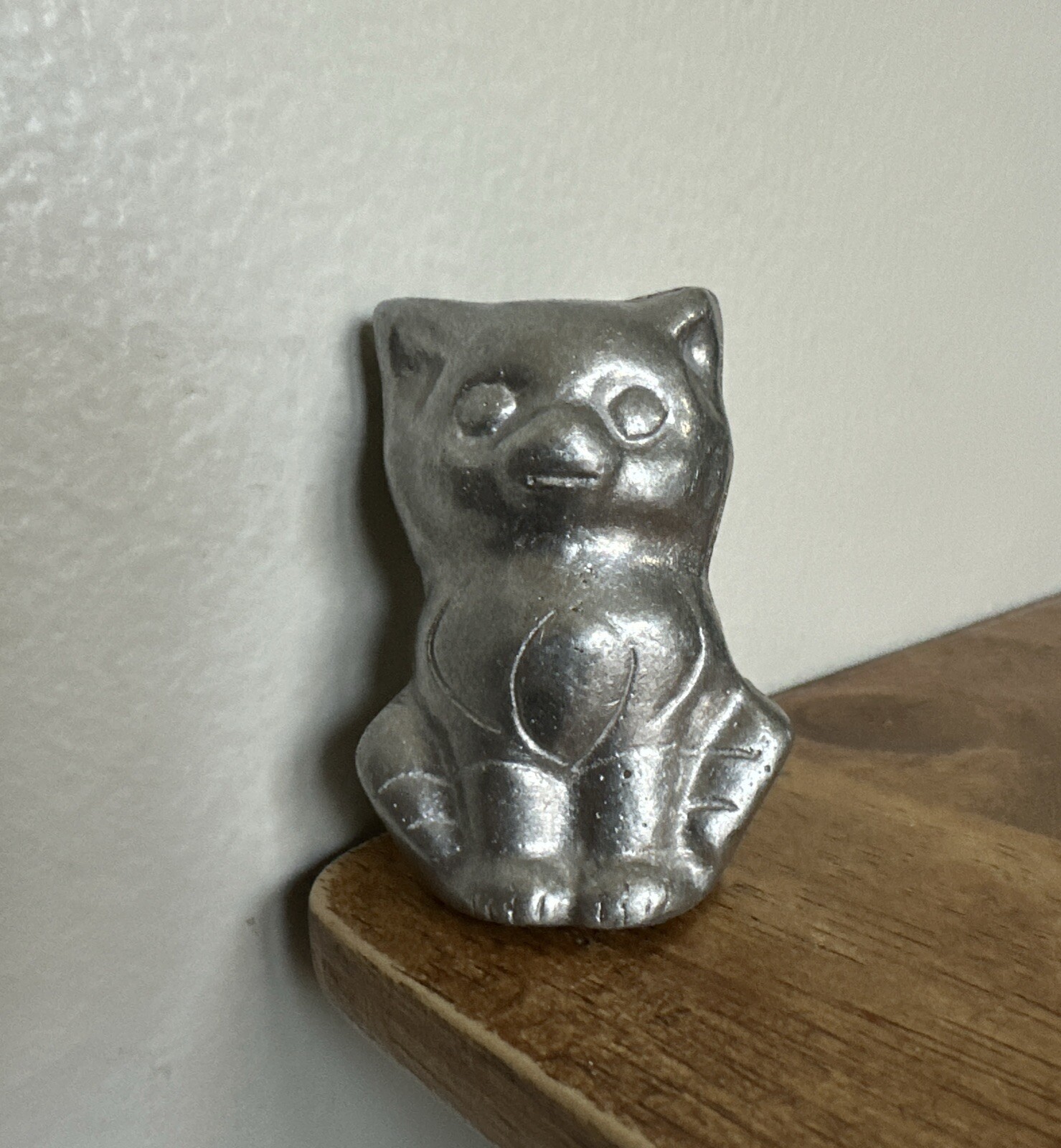 Pewter Cat Sitting Kitty Cat Metal Figurine