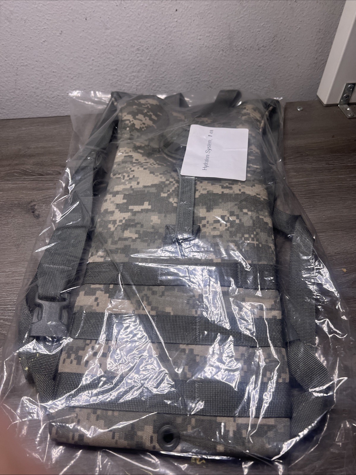 Brand New US Military Universal Hydration System w/ Digital Camouflage Pattern