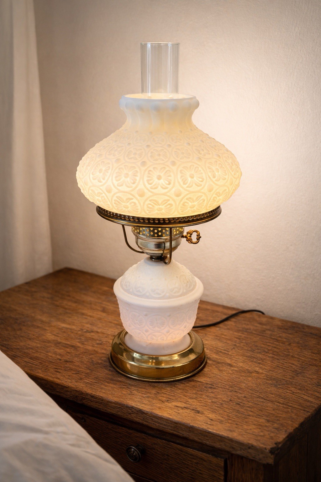 VTG Satin Milk Glass Gone With the Wind Parlor Lamp Floral Embossed Satin