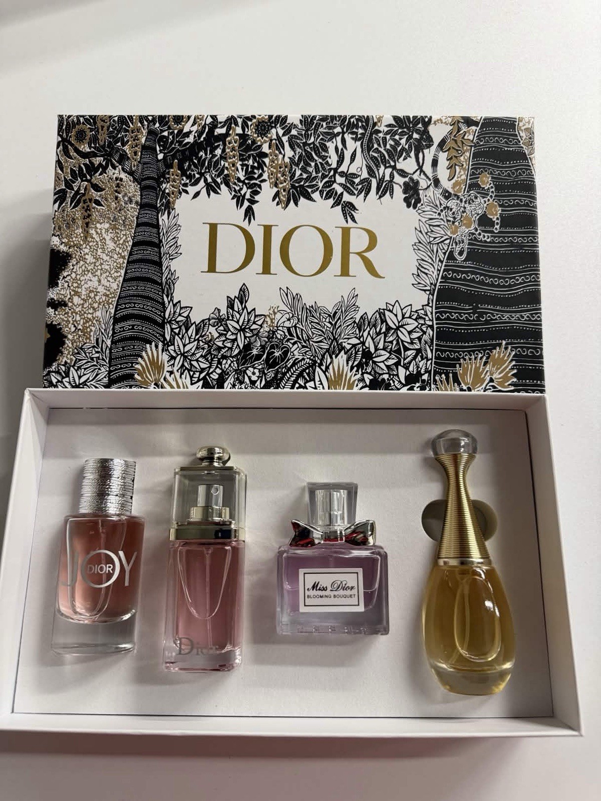 Dior Women’s Mini Fragrance Gift Set (4x30ml) – Sealed