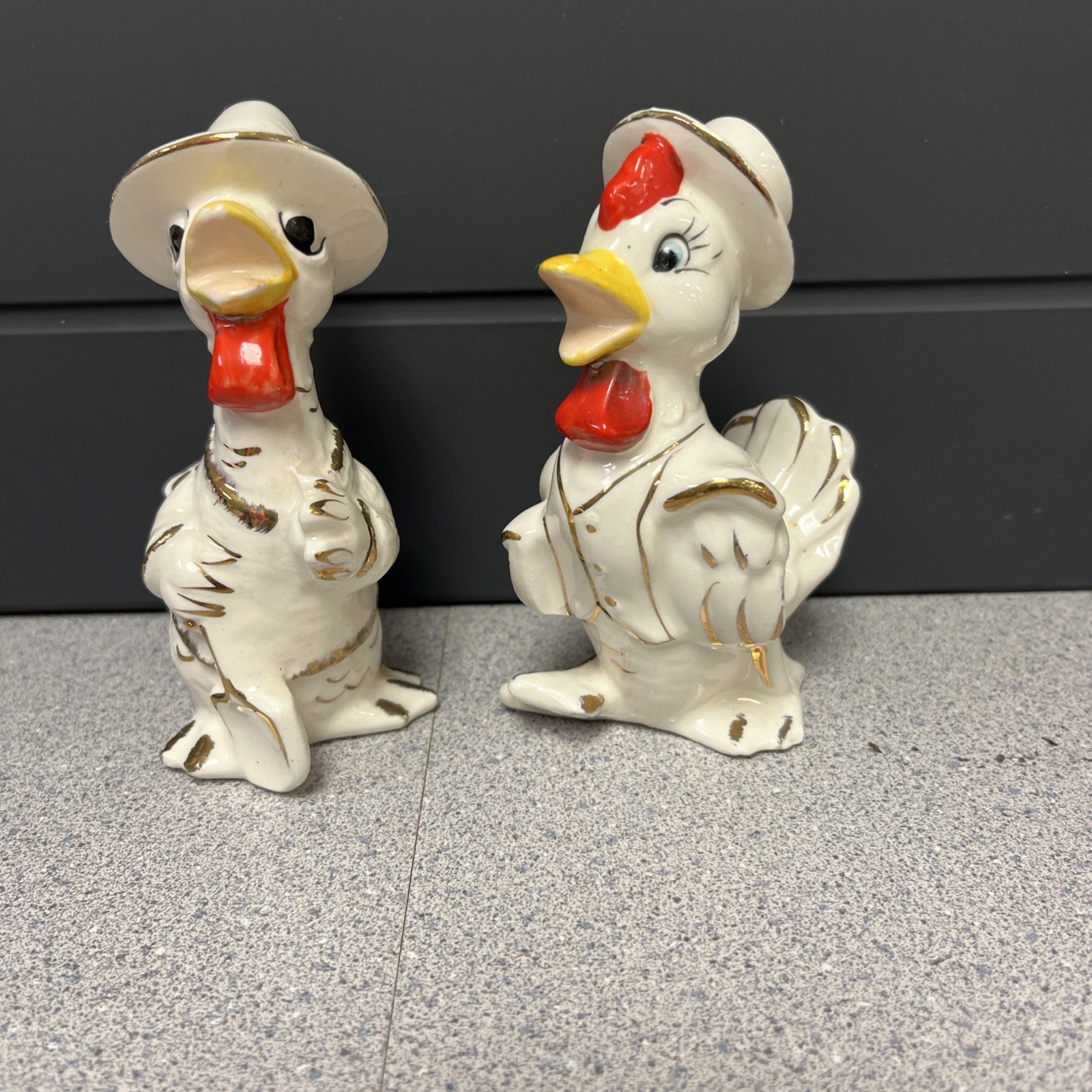 VTG 1950 ‘s Ceramic Rooster Chicken figurines Hand Painted Japan 5”