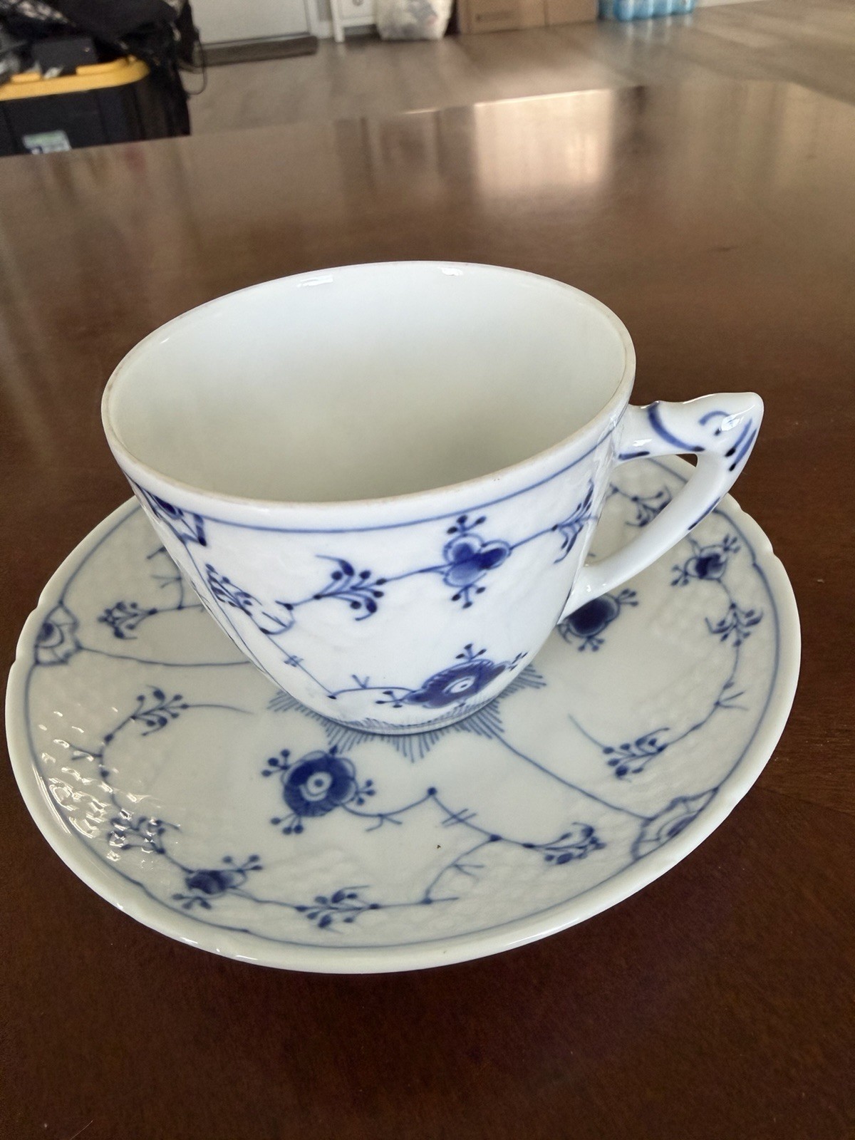 Set of 4 Bing and Grondahl Vintage Never Used Tea Cups and Saucers. Set of 4 Bing and Grondahl Vintage Never Used Tea Cups and Saucers.