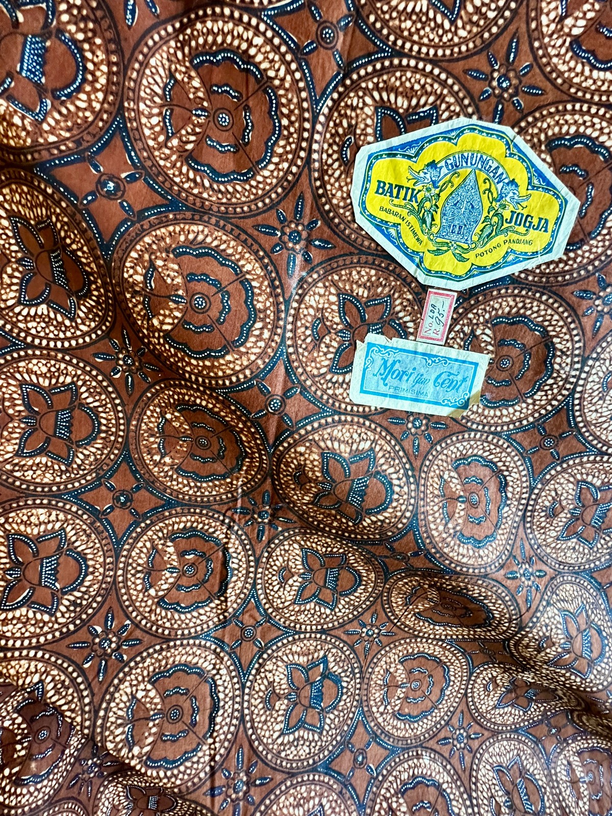 COLLECTORS 1960s Batik Kain Panjang Gunungan Jogja Primissima w/ Labels