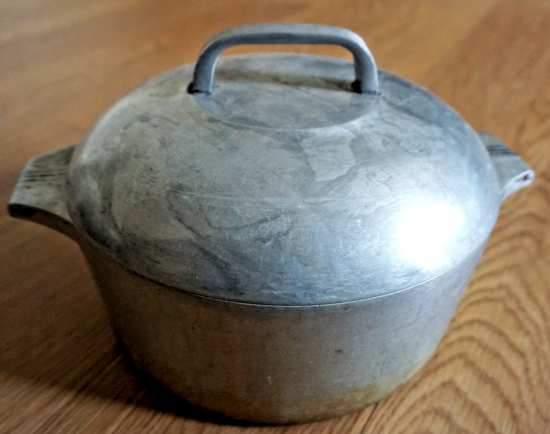 VINTAGE WAGNER WARE SIDNEY MAGNALITE 5QT.  DUTCH ROASTER