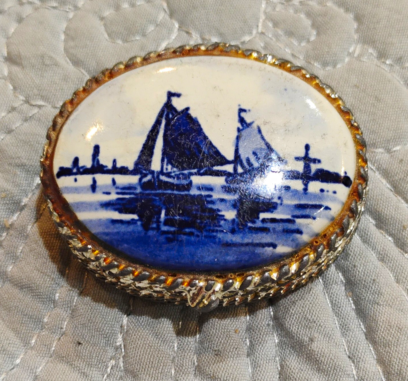Vtg Delft Blue Hand Painted Ceramic Pill Trinket Box Sailboat Holland Rope Metal
