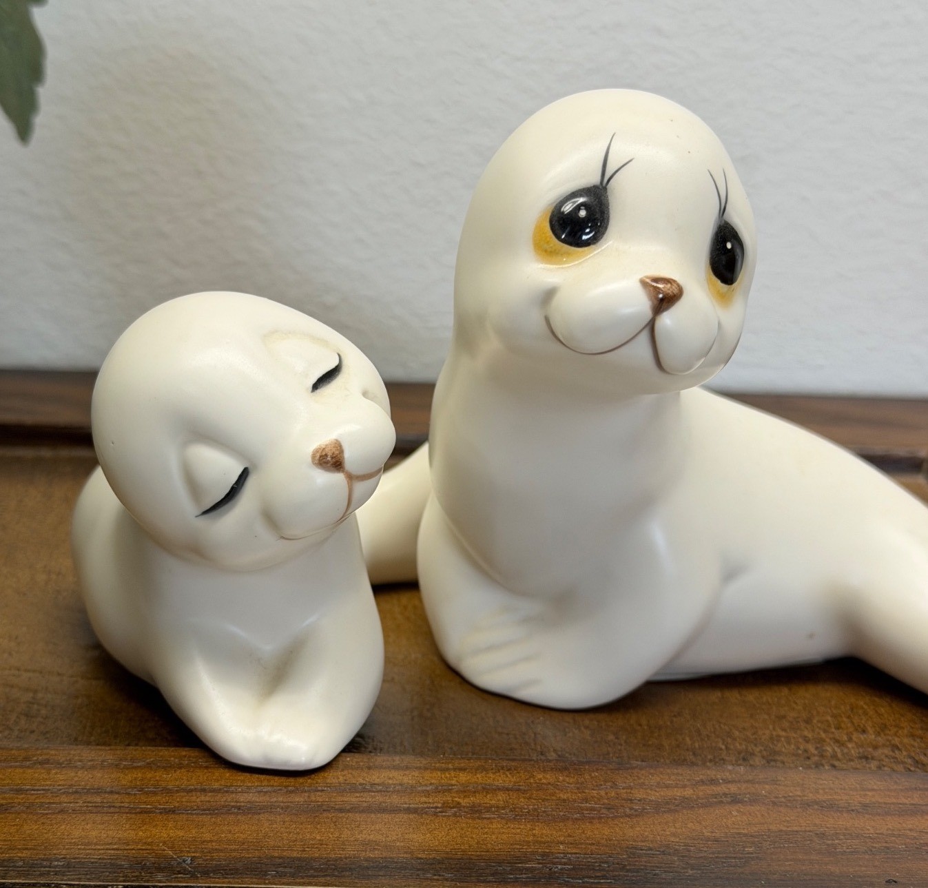 Seal Figurine Mother & Baby Oxford White See Animals Seal Figurine Mother & Baby Oxford White See Animals