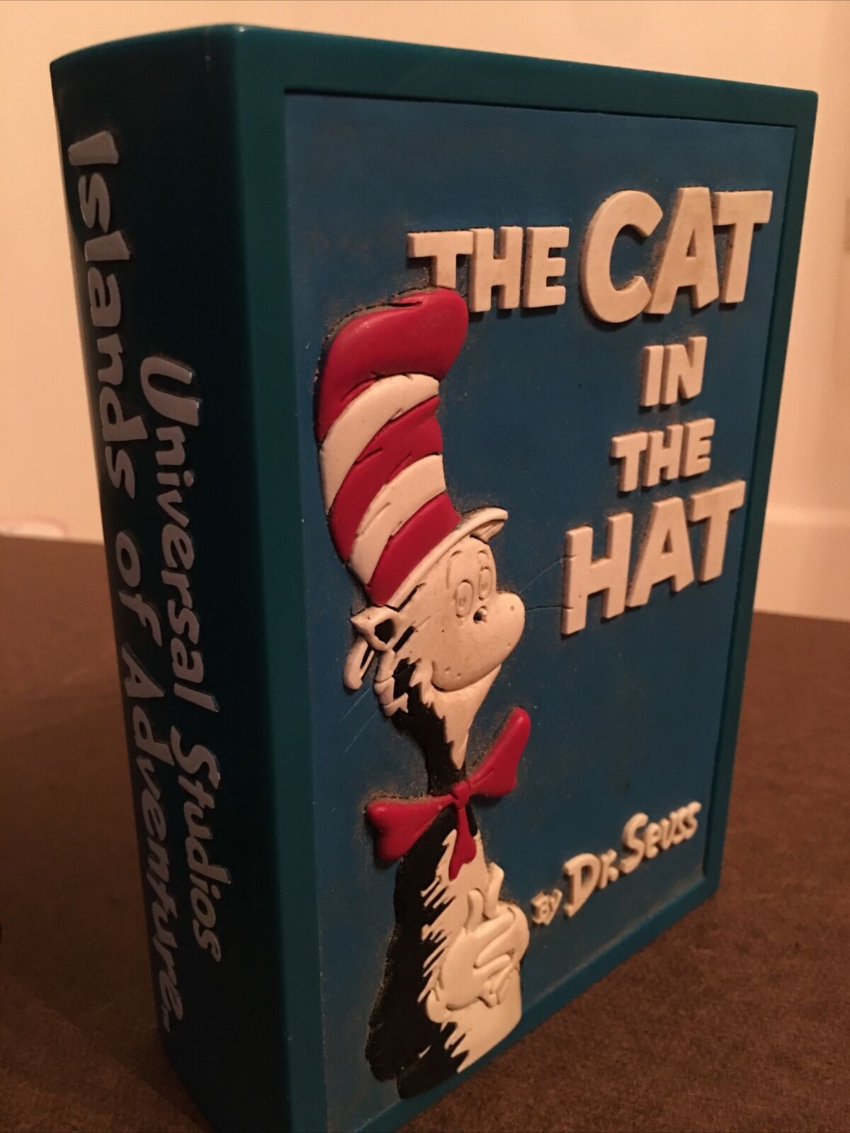 Universal Studios Islands Of Adventure Dr. Seuss The Cat In The Hat Coin Bank