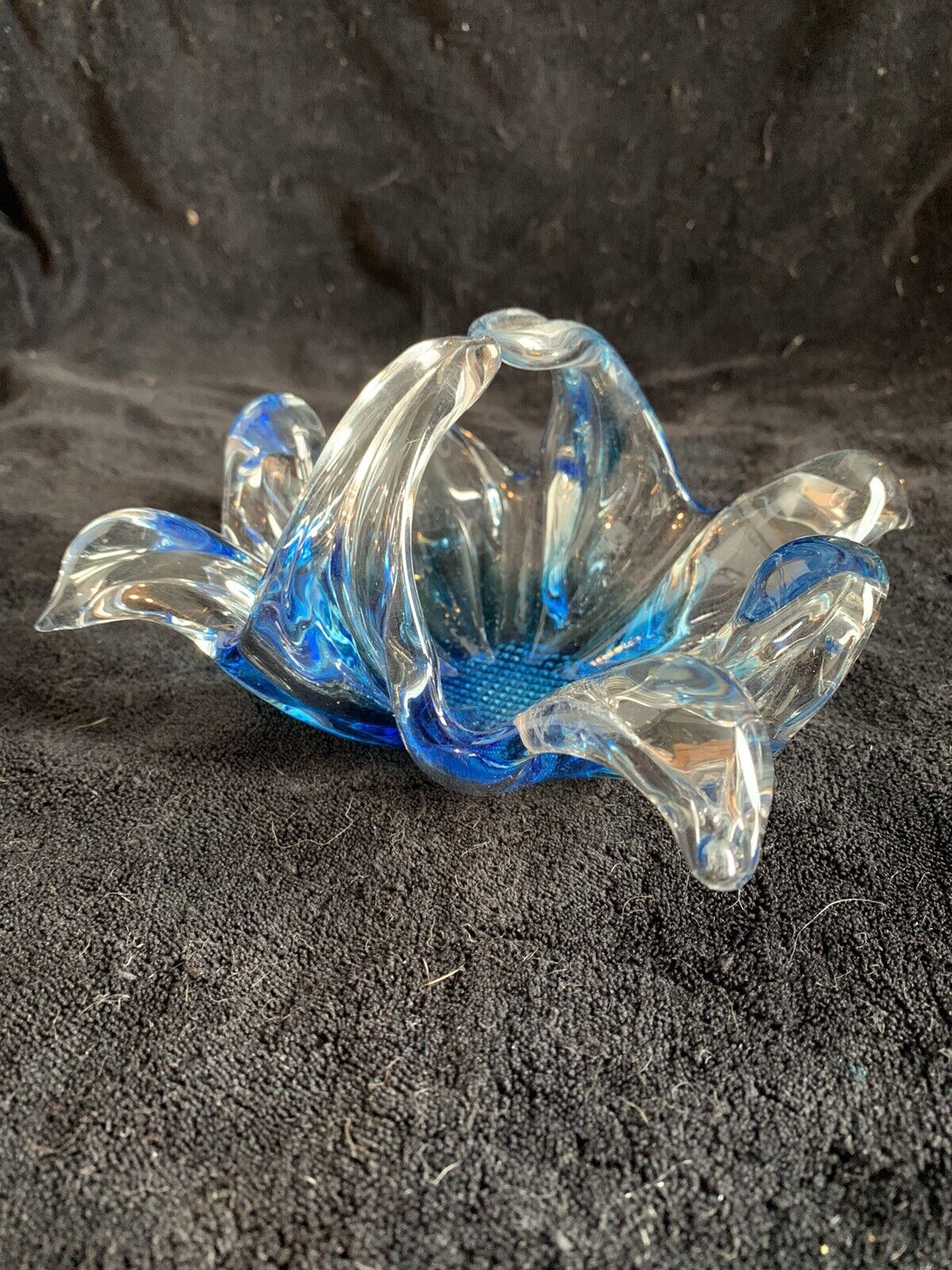 Vtg Chalet/Murano Style Pc Hand Blown Clear And Blue Trinket/Candy Dish Basket..