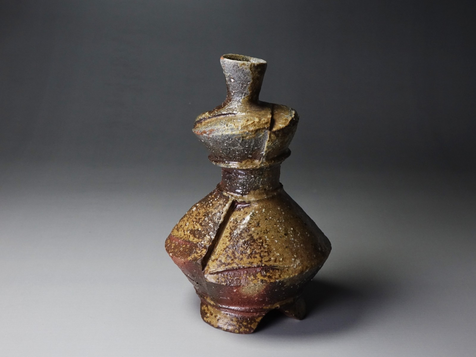 Kenji Takenaka (b. 1957) Sculptural Bizen Sake Bottle Tokkuri