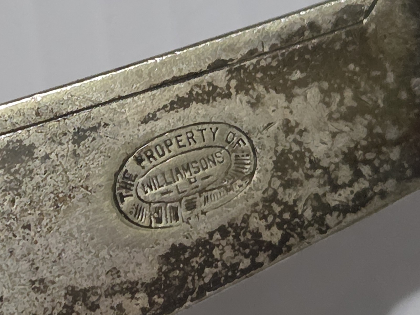 RARE ANTIQUE WILLIAMSON'S TAVERN LONDON TABLE KNIFE???
