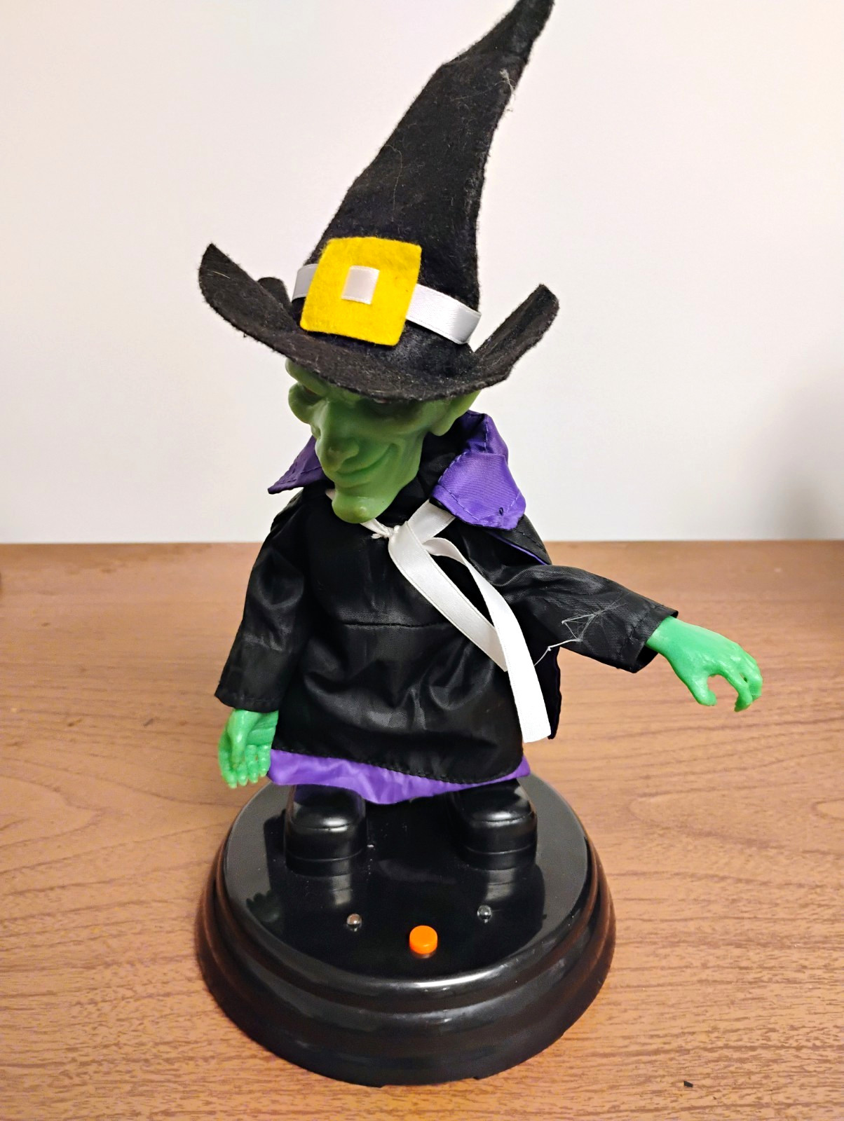 Gemmy Grave Raver Witch Can't be tamed Groovin Ghoul Works Animated