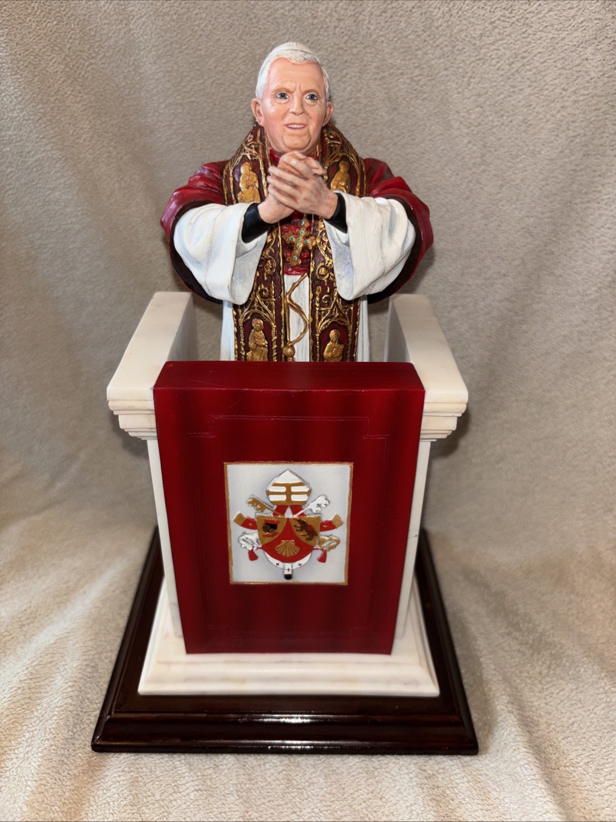 The Danbury Mint Pope Benedict XVI Resin Figure 8.5” Hands Clasped At Podium CAB The Danbury Mint Pope Benedict XVI Resin Figure 8.5” Hands Clasped At Podium CAB