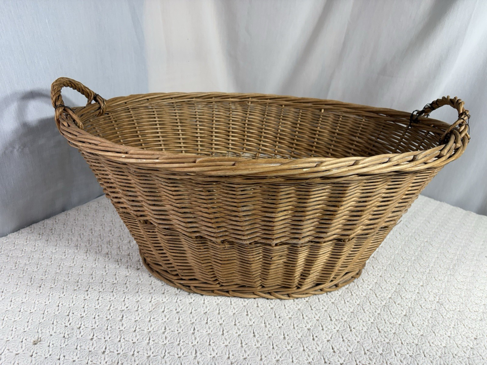 Extra Large Vintage Wicker Woven Laundry Basket Wide Handles 29\