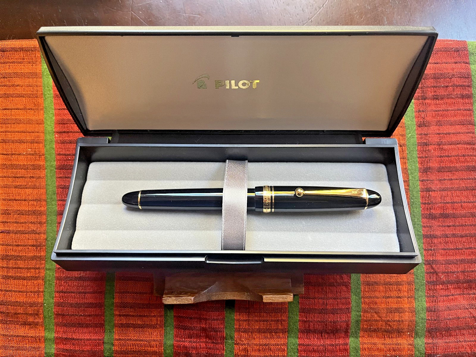 Pilot Custom 742 Fountain Pen, #10 14k SF nib with box, CON-70 Pilot Custom 742 Fountain Pen, #10 14k SF nib with box, CON-70