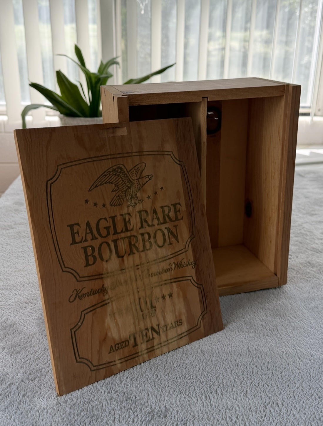Vintage Eagle Rare 10 Year 101 Proof Wooden Box Glasses Gift Pack BOX ONLY