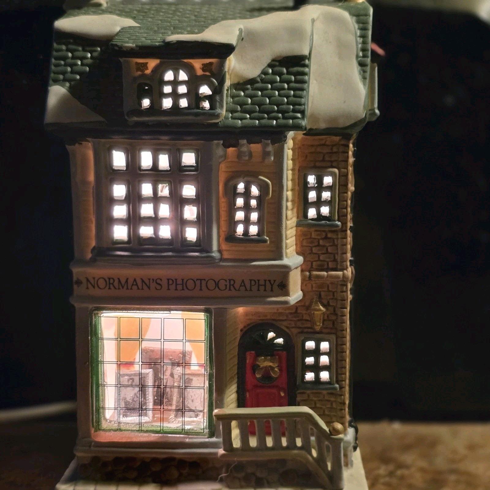 Lemax 2002 Norman\'s Photography Lighted Christmas Village Building Tested Works