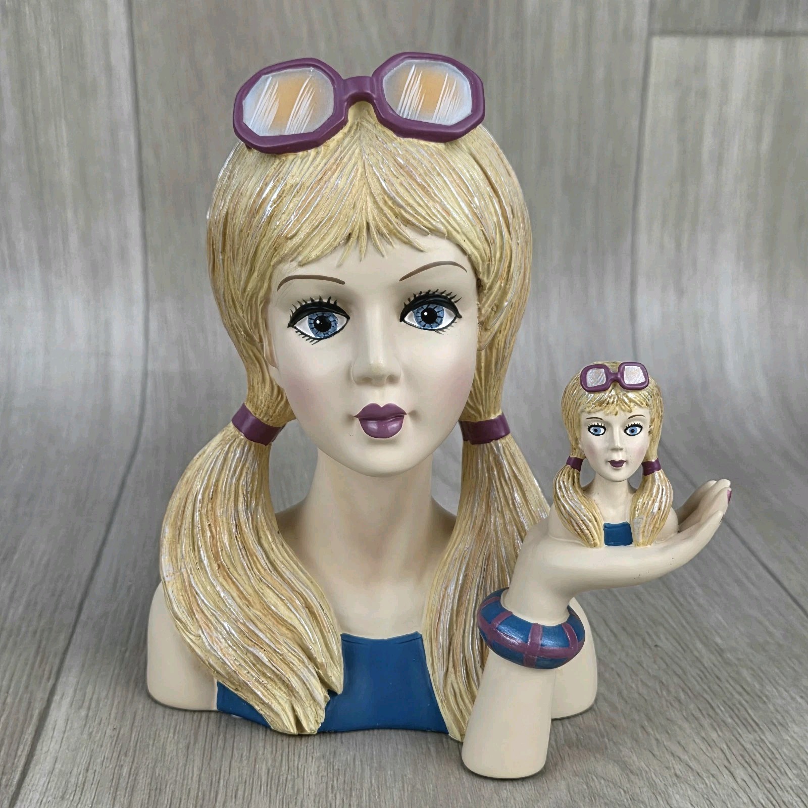 Head Vase Cameo Girls Deluxe Lady Vases Convention Carrie #300/500 LV-125