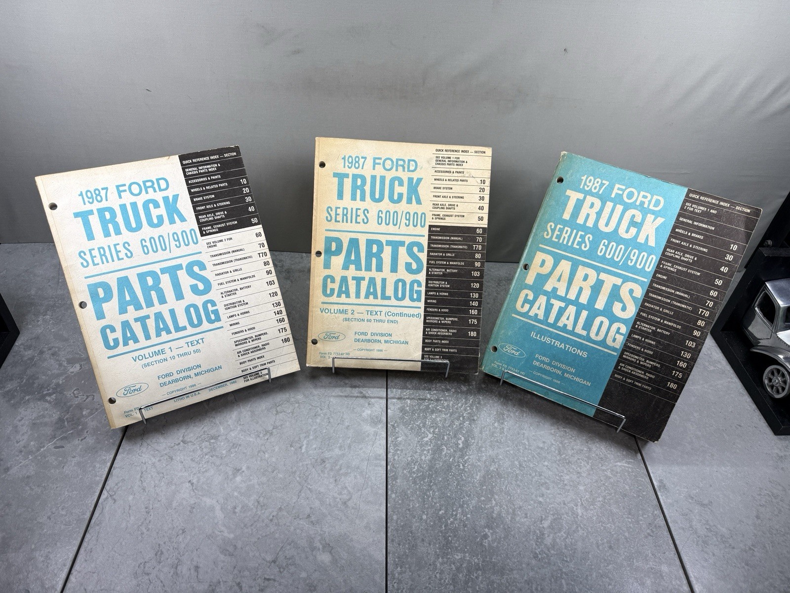 1987 Ford Truck Series 600/900 Parts Catalog Vol 1 + 2 Text Vol 3 Illustrations