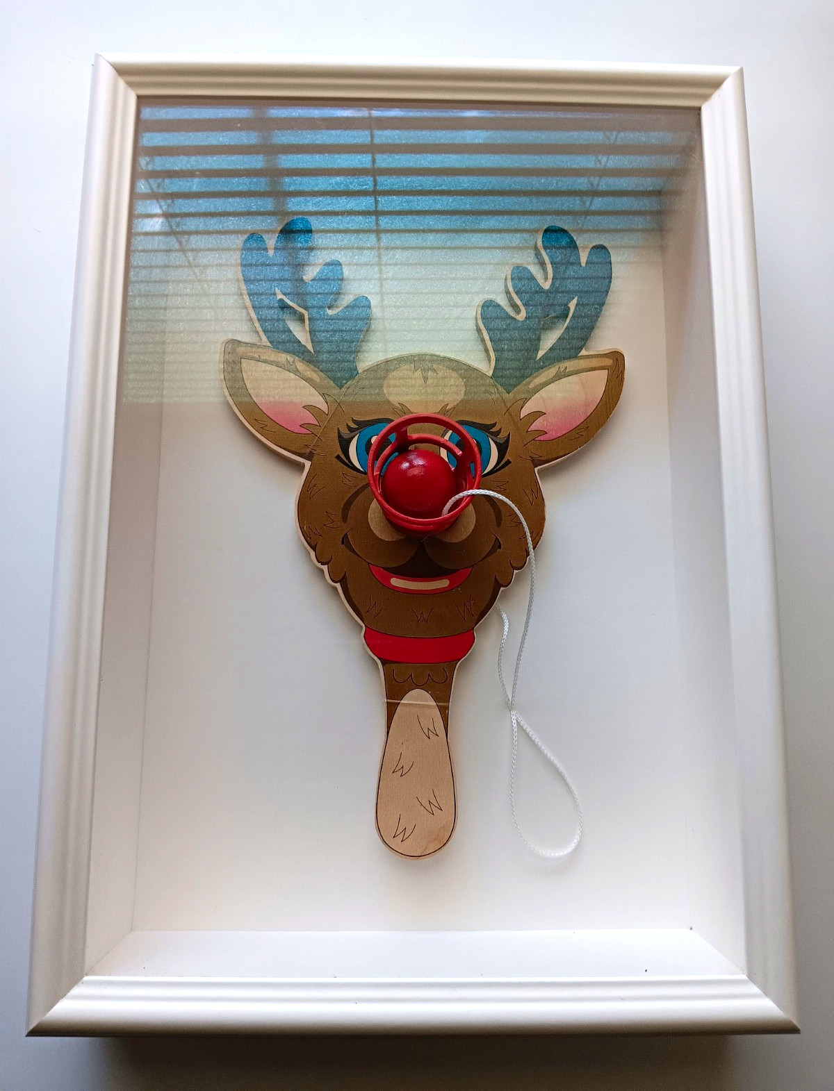 Jeff Koons Reindeer paddle from Deutsche Guggenheim Berlin 2000. Edition of 900 Jeff Koons Reindeer paddle from Deutsche Guggenheim Berlin 2000. Edition of 900
