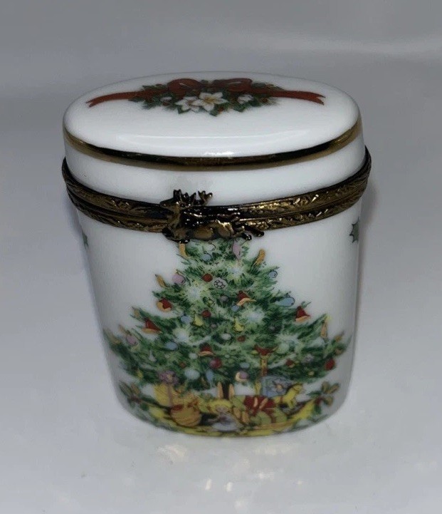 Limoges Rehausse Main Trinket Box Christmas Tree, Santa hand painted Xmas