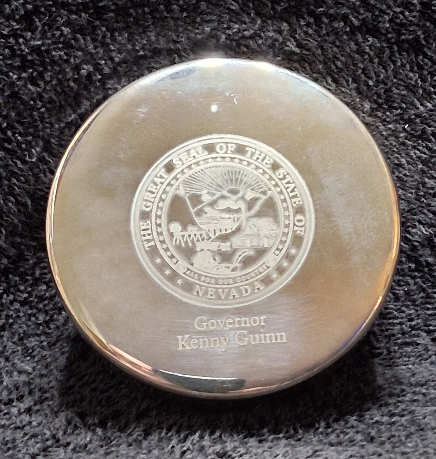 Vintage Sheridan Silverplate trinket box, excelent condicion, collectible