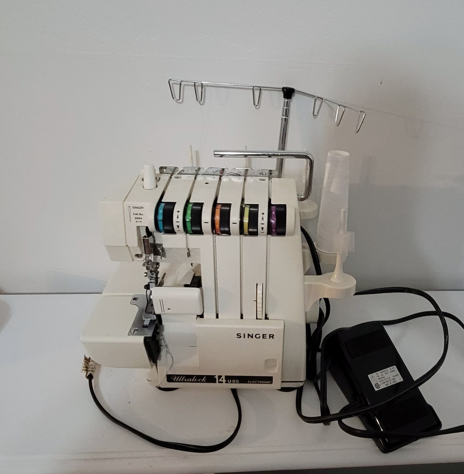 Singer Ultra Lock 14u85 5 Threader Sewing Machine Singer Ultra Lock 14u85 5 Threader Sewing Machine