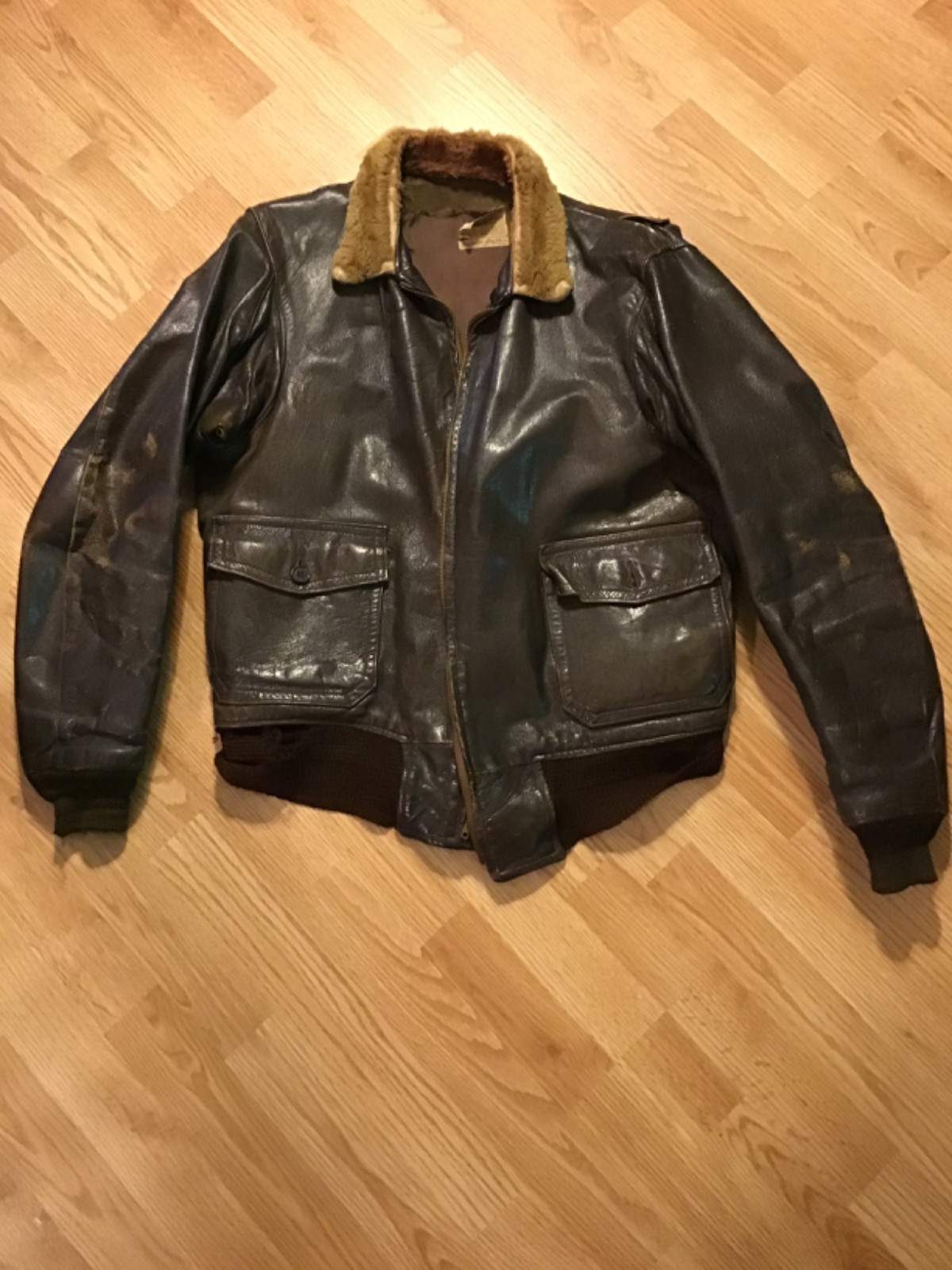 Vintage 1940’s WW2 US Navy M-422A Leather Flight Jacket Talon