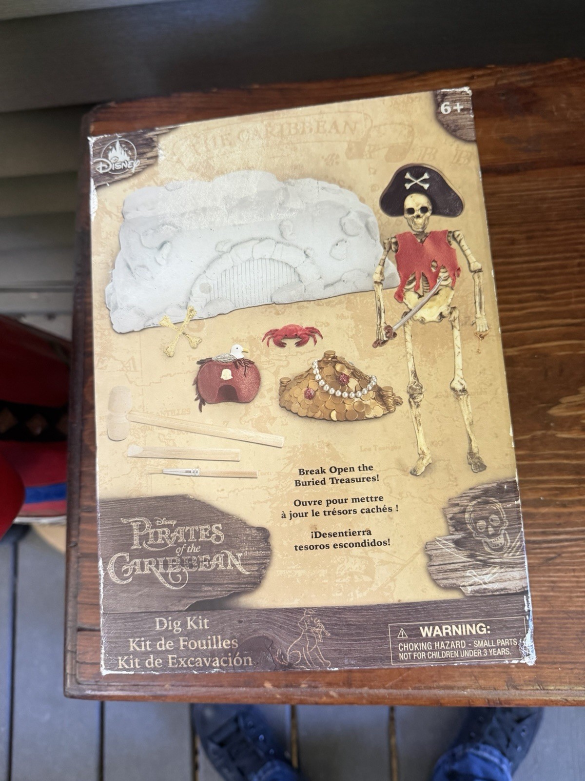 New Pirates of the Caribbean Dig Kit With Hidden Treasures Available New in Box