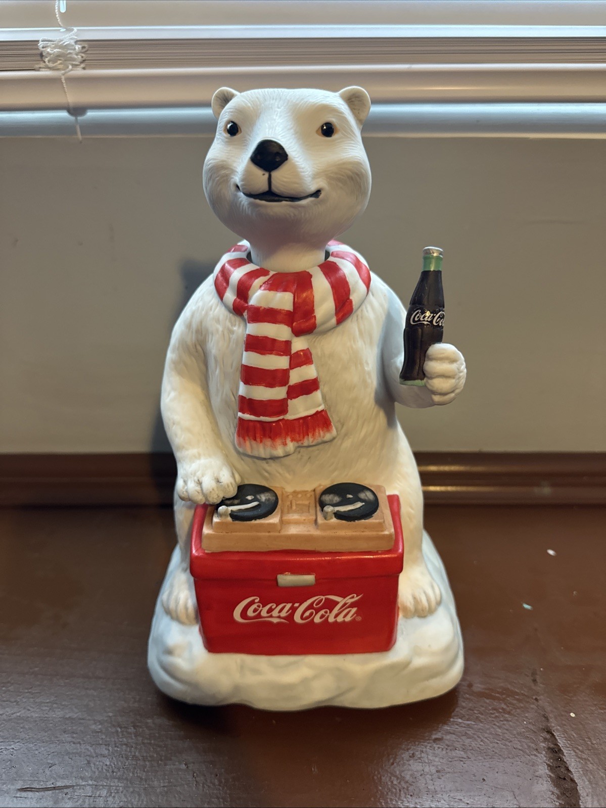 1995 Coca Cola Musical Figurine.Coca Cola Polar Bear Limited Edition New In Box