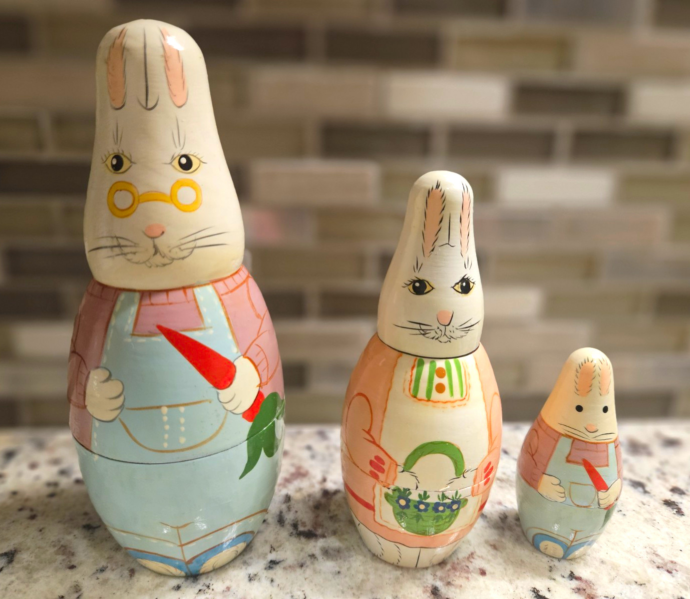 Vintage Midwest of Cannon Falls Wooden Nesting Bunny Rabbit Family Set of Three