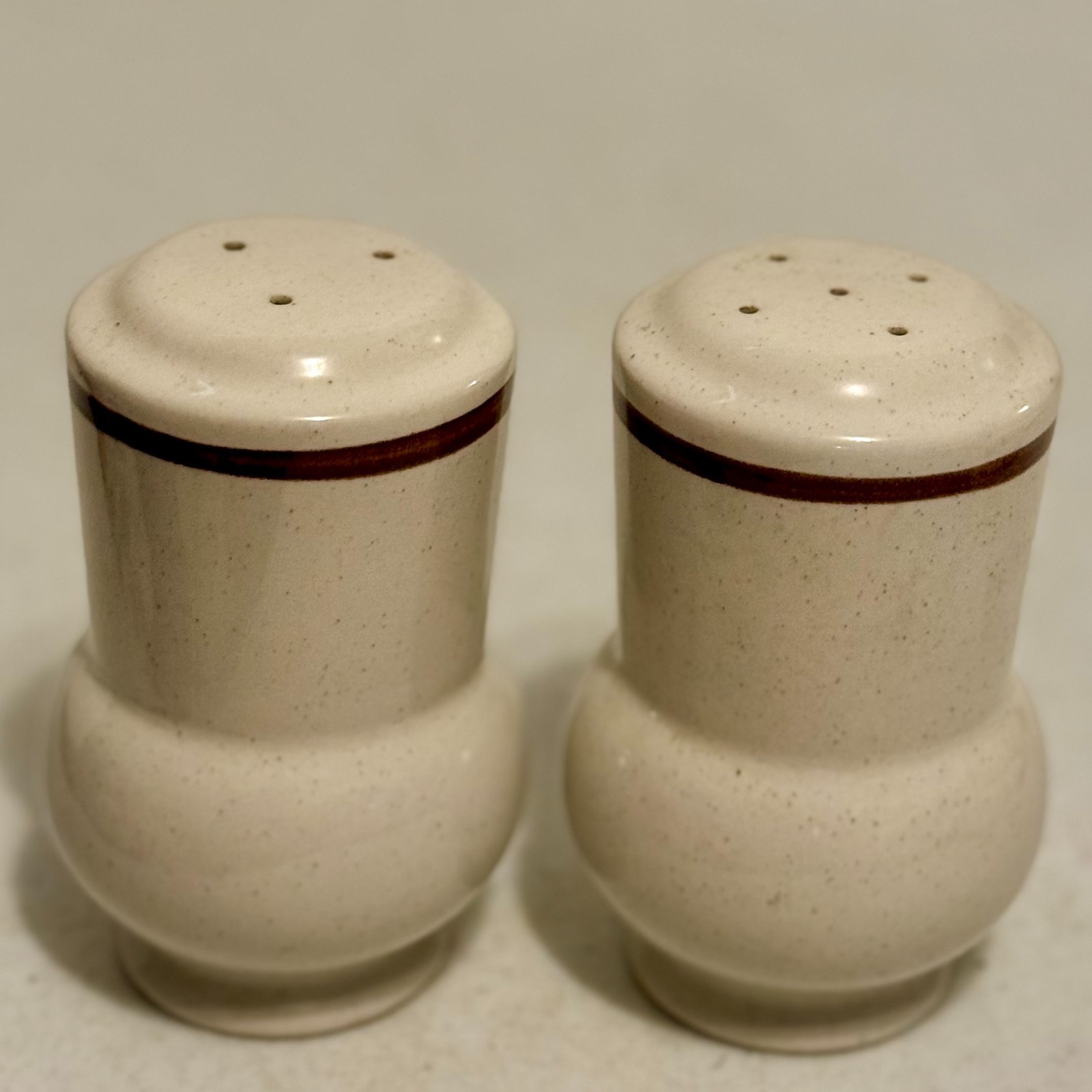 Hearthside Floral Expressions Salt & Pepper Shakers Beige Tan Cognac Rim JAPAN