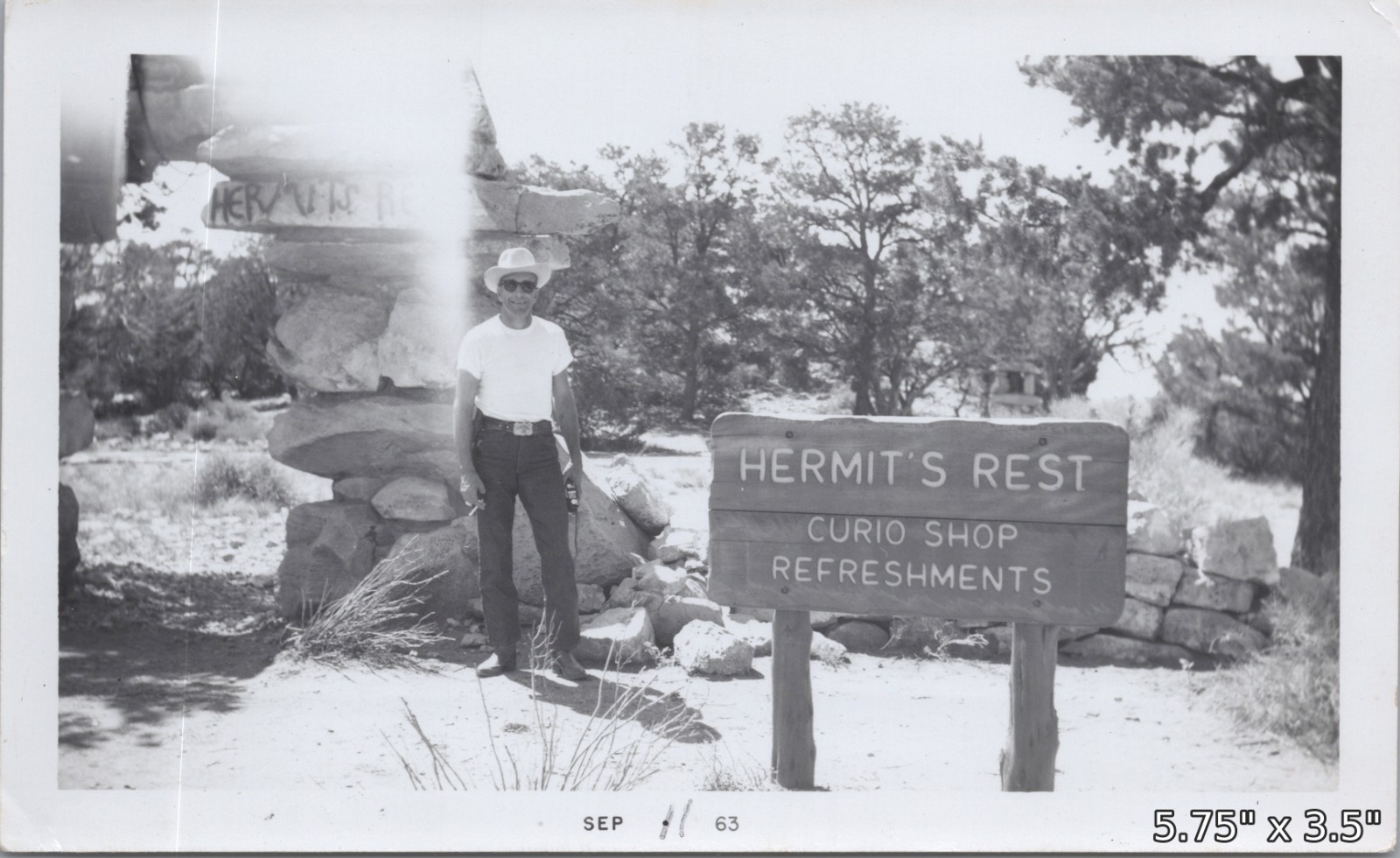 1963 Man Cowboy Hat Hermits Rest Curio Shop Grand Canyon Arizona VINTAGE PHOTO