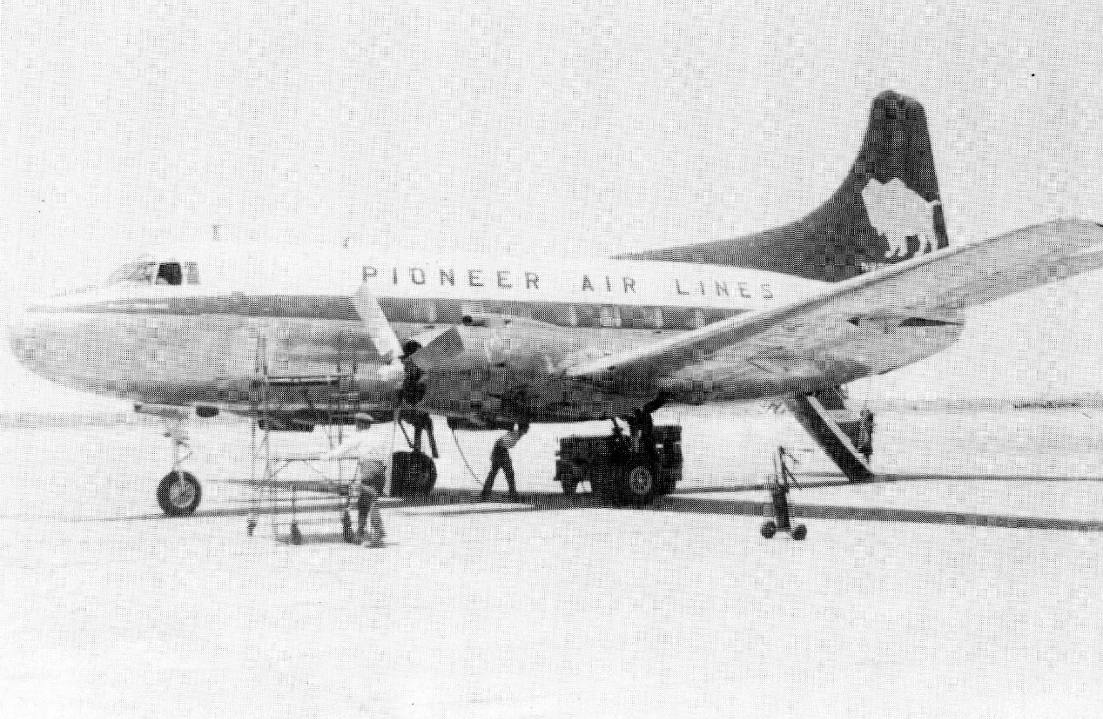 CONTINENTAL / PIONEER   AIRLINES  M-202  AIRPORT /  AIRCRAFT   105