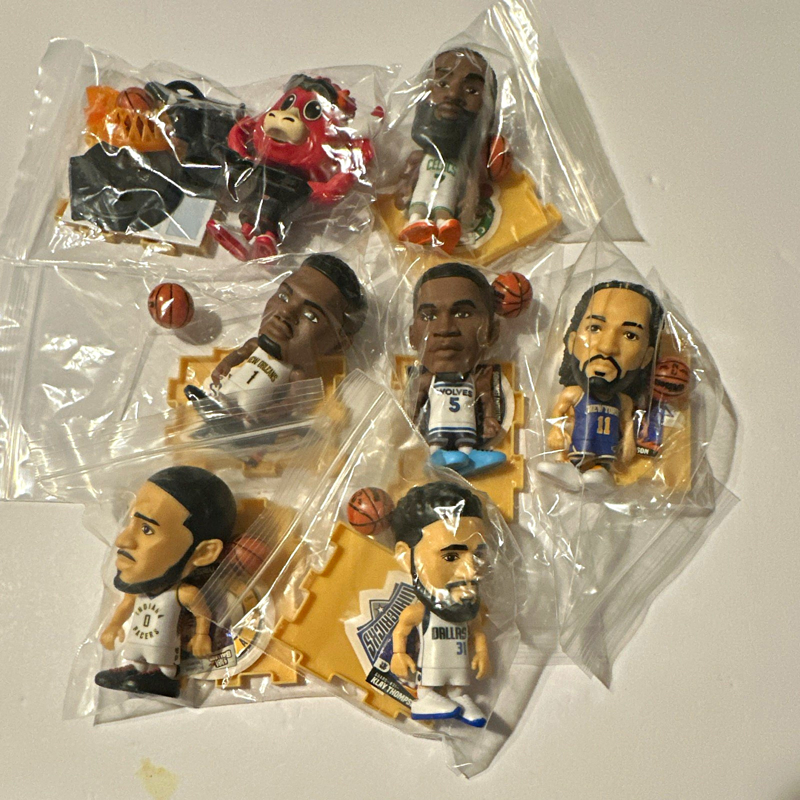 NBA Ballers Zuru Series 2 Lot of 7 Different Mini Figures ALL Accessories 