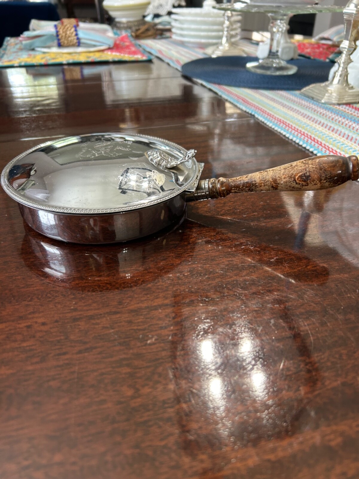 Vintage Nasco Perma Brite metal Silent Butler Crumb Tray Wood Handle Crest 
