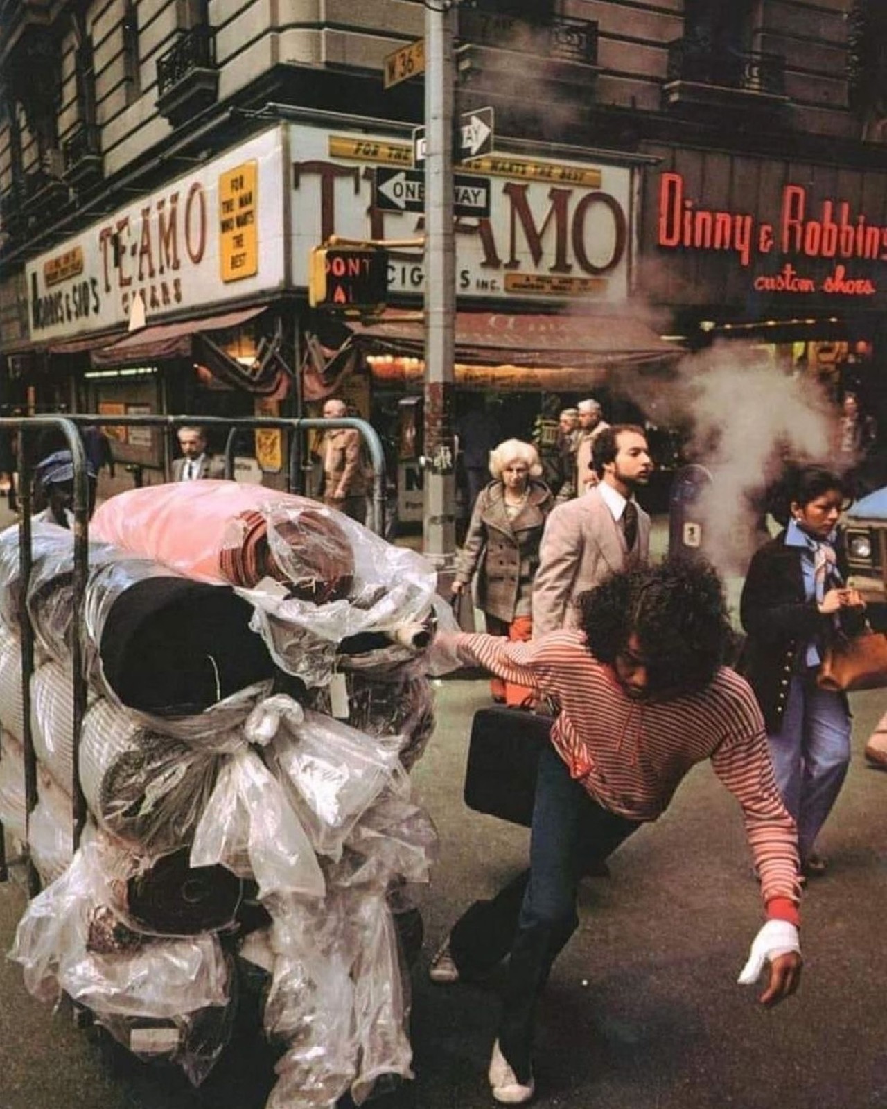 1970s Garment District Manhattan New York City NYC Vintage Picture Photo 4x6