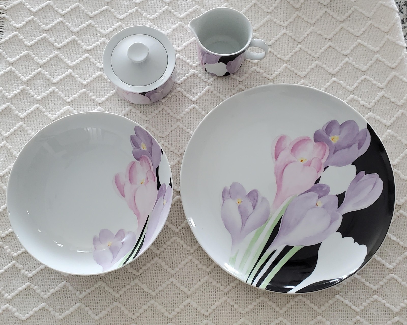 MIKASA DINNERWARE-VOGUE L1052-4 PIECE SET-SERVER PLATE & BOWL-CREAM & SUGAR SET
