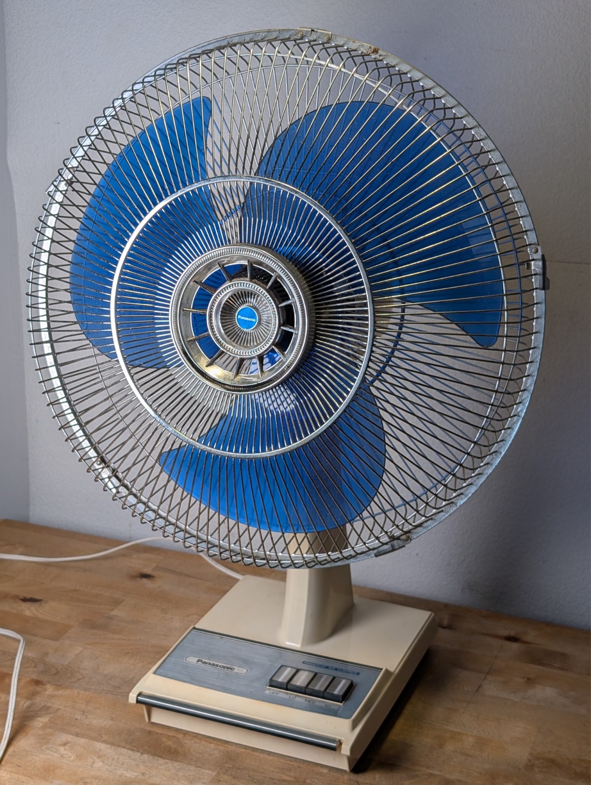 Vintage Panasonic F-1602 Blue Blade Oscillation FAN 16