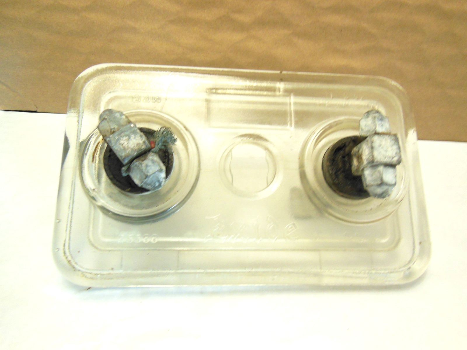 VINTAGE EXIDE CLEAR RECTANGLE GLASS BATTERY LID 2 TERMINALS USA 25 S-1 / 25588