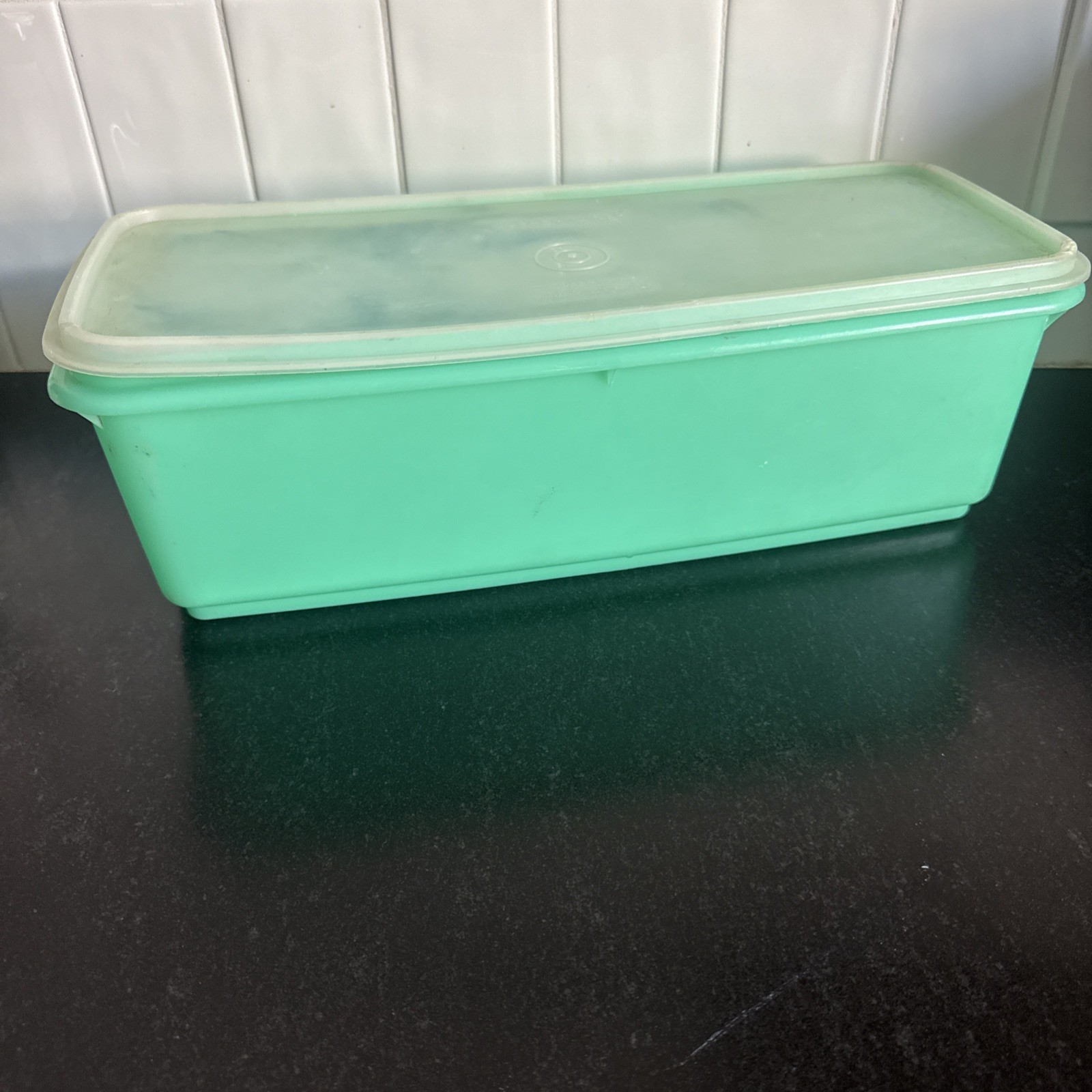 VTG Tupperware Easy Crisp 782-8 Celery / Vegetable Keeper Jadeite Green Complete