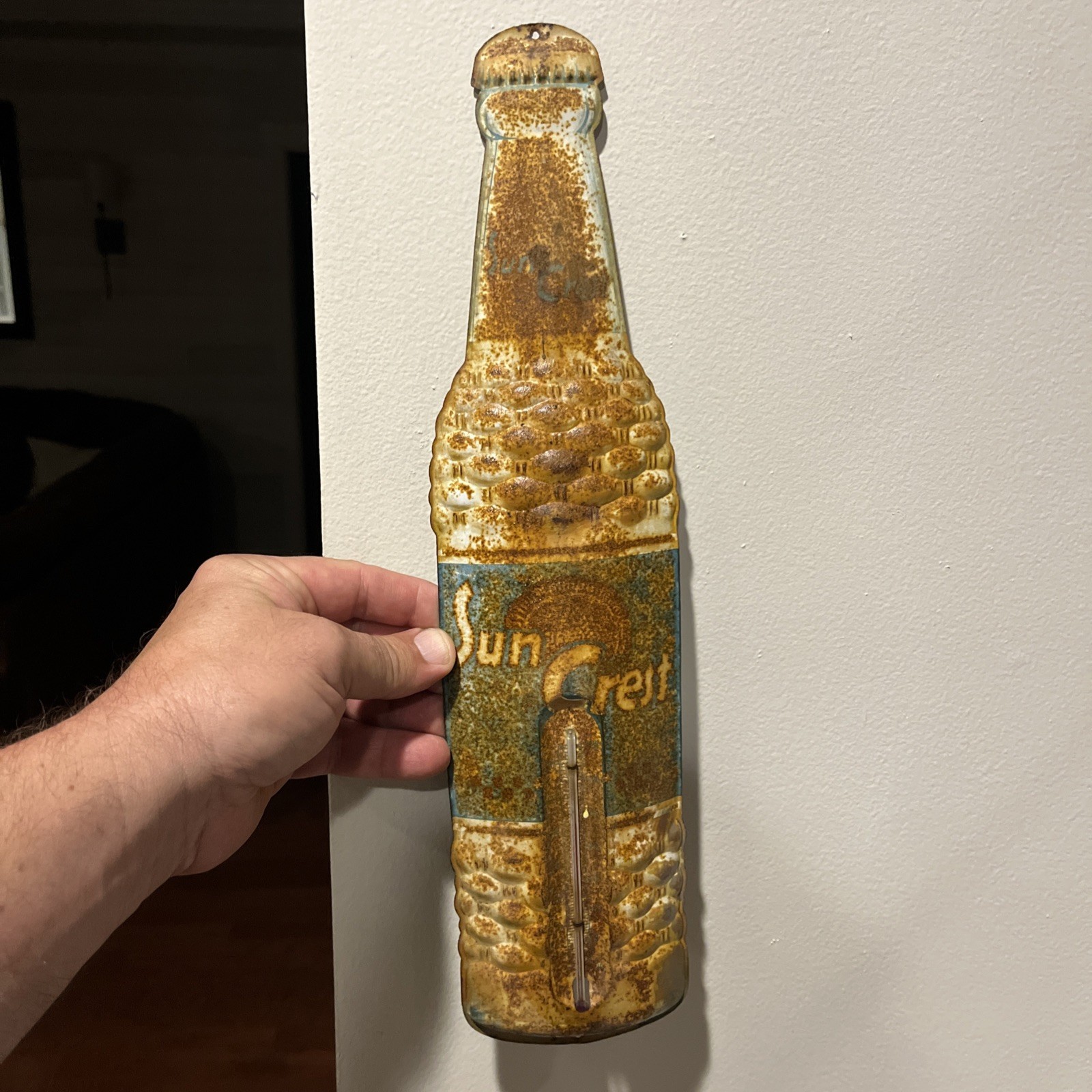 Vintage 1940s Sun Crest Orange Tin Die Cut Bottle Advertising Soda Sign Patina