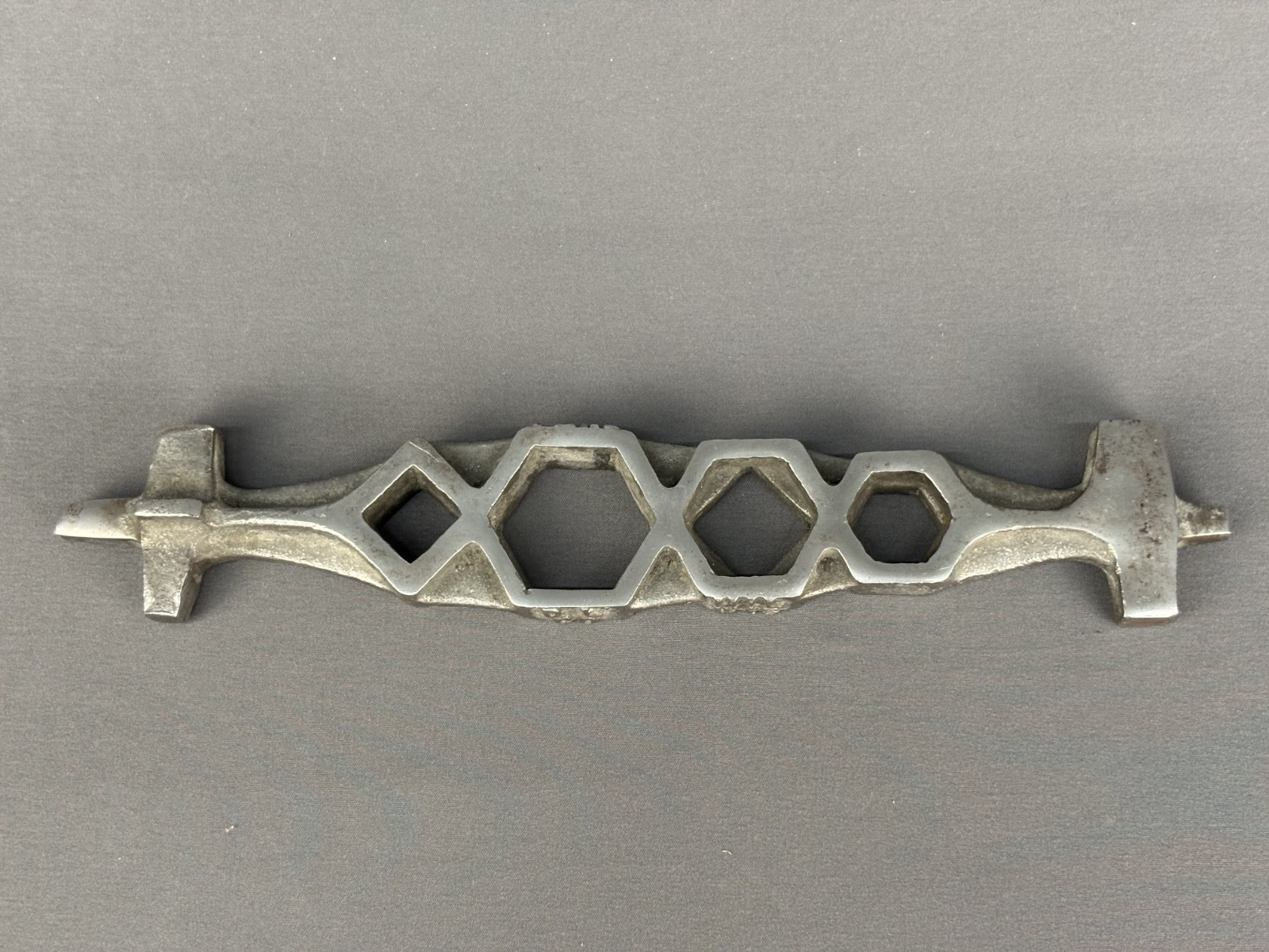 Vintage Fire Hydrant Wrench D L Co. Milwaukee Wisconsin 10\ Vintage Fire Hydrant Wrench D L Co. Milwaukee Wisconsin 10\